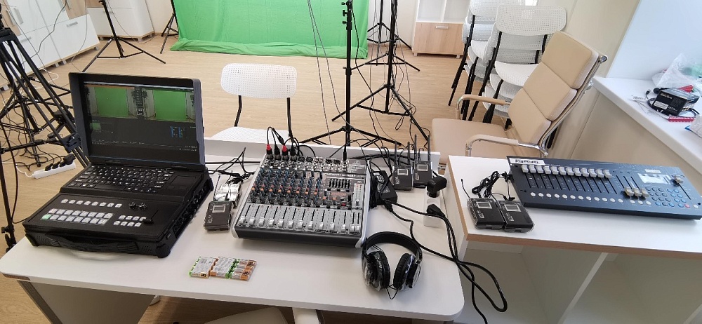 Studia za radijsko oddajanje in snemanje